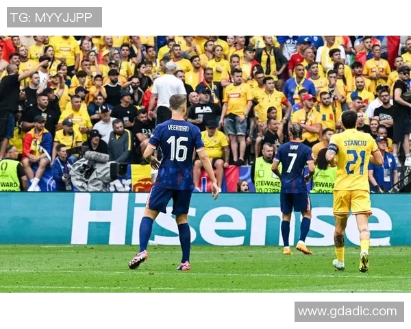 十二月足球巨星生日盛典:盘点本月诞生的传奇球员与精彩瞬间 十二月足球巨星生日盛典:盘点本月诞生的传奇球员与精彩瞬间